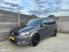 Volkswagen Touran - 1.6 TDI Highline BlueMotion 7Persoons