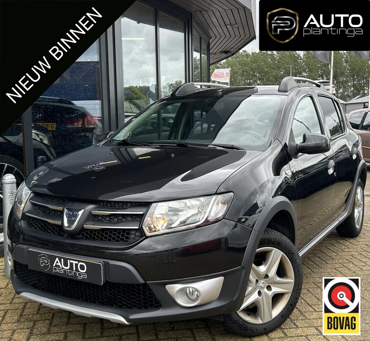 Dacia Sandero Stepway - 0.9 TCe Lauréate 90PK | Trekhaak | NL AUTO | 2e Eigenaar | Airco | Lederen Bekleding | Arm - AutoWereld.nl