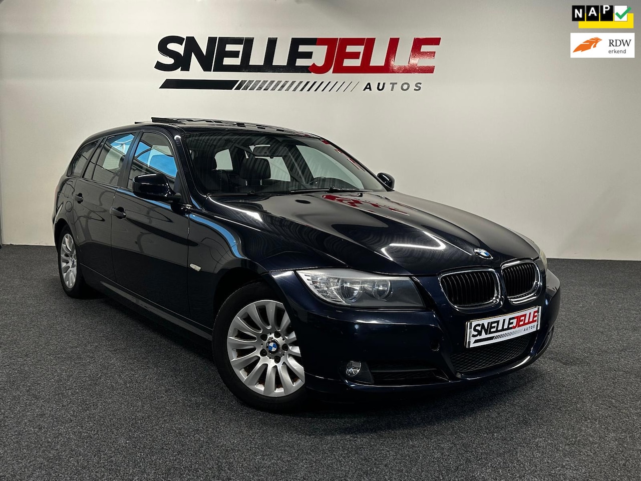BMW 3-serie Touring - 318i Business Line|PANO|GOED ONDERHOUDEN|PDC|LEREN INTERIEUR|WINTERVELGEN SET| - AutoWereld.nl