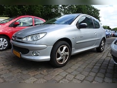 Peugeot 206 - 1.6-16V Quiksilver airco apk 10-4-2027 div exstra, s