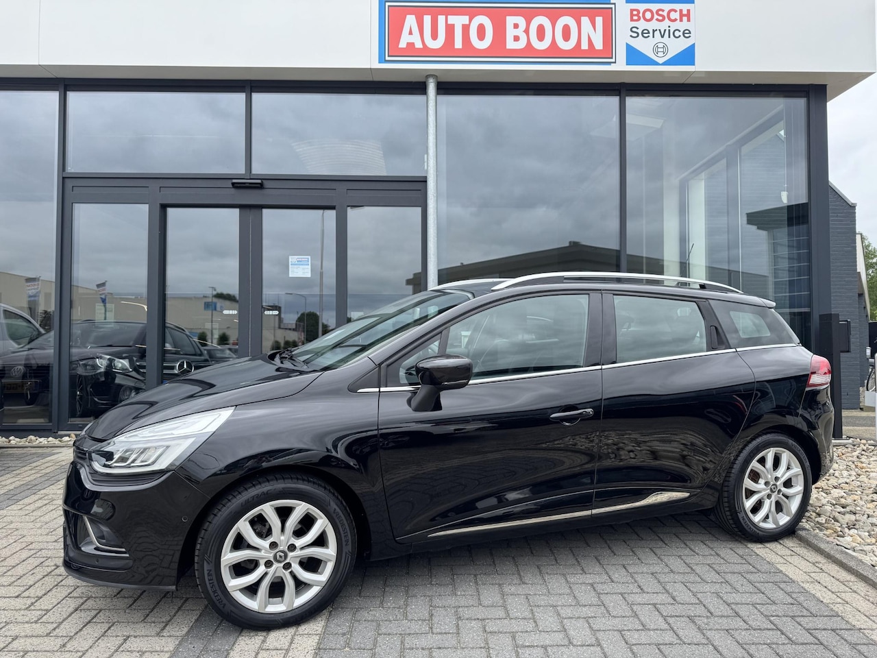 Renault Clio Estate - 1.2TCe 120PK INTENS : NAVI/FULL LED/CLIMA/2xPDC/ KUIPZETELS/TREKH./2XKEYLESS/MEDIA/BTA/DAB - AutoWereld.nl