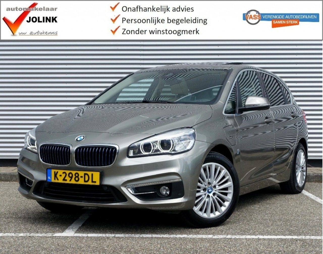 BMW 2-serie Active Tourer - 225e xDrive Luxury Line Step6 I Pano I Leder I LED I Navi I Sportstoelen I - AutoWereld.nl