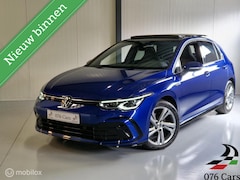 Volkswagen Golf - 1.5 eTSI R-Line IQ LIGHTS PANO 42000 KM DEALERONDERHOUDEN