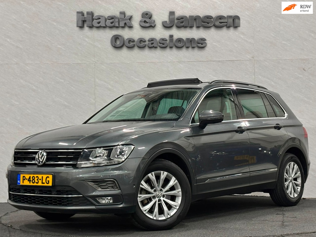 Volkswagen Tiguan - 1.4 TSI ACT Comfortline Business - Pano - Acc- 360 - AutoWereld.nl