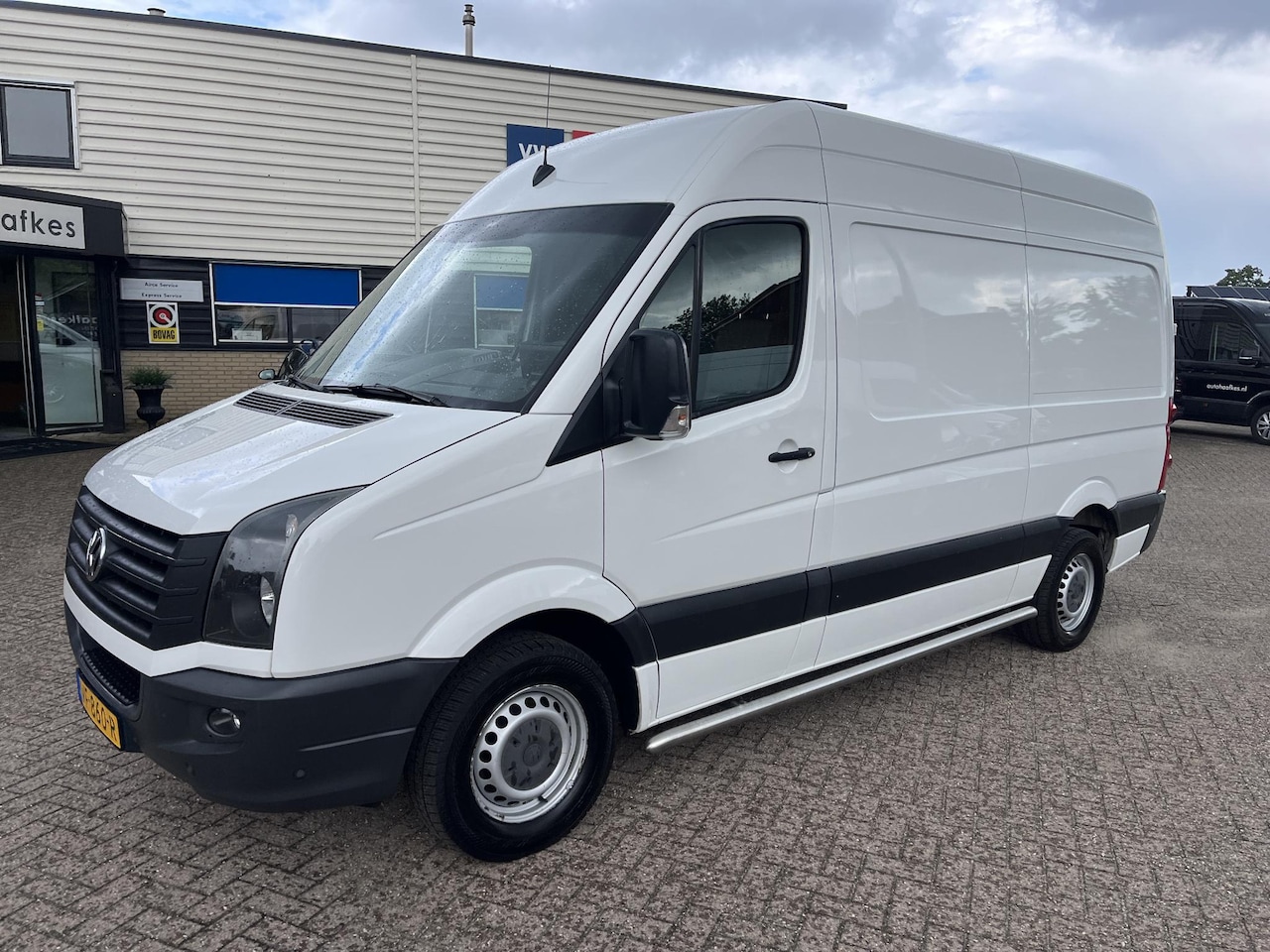 Volkswagen Crafter - 46 2.0 TDI L2H2 3500 kg 3500 kg aanhanger toegestaan, weinig km's, zeer goed onderhouden, - AutoWereld.nl