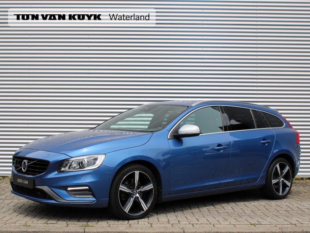 Volvo V60 - 2.0 T4 Business Sport Automaat / Schuif-kantel dak / Privacy Glass / Leder interieur / BLI - AutoWereld.nl