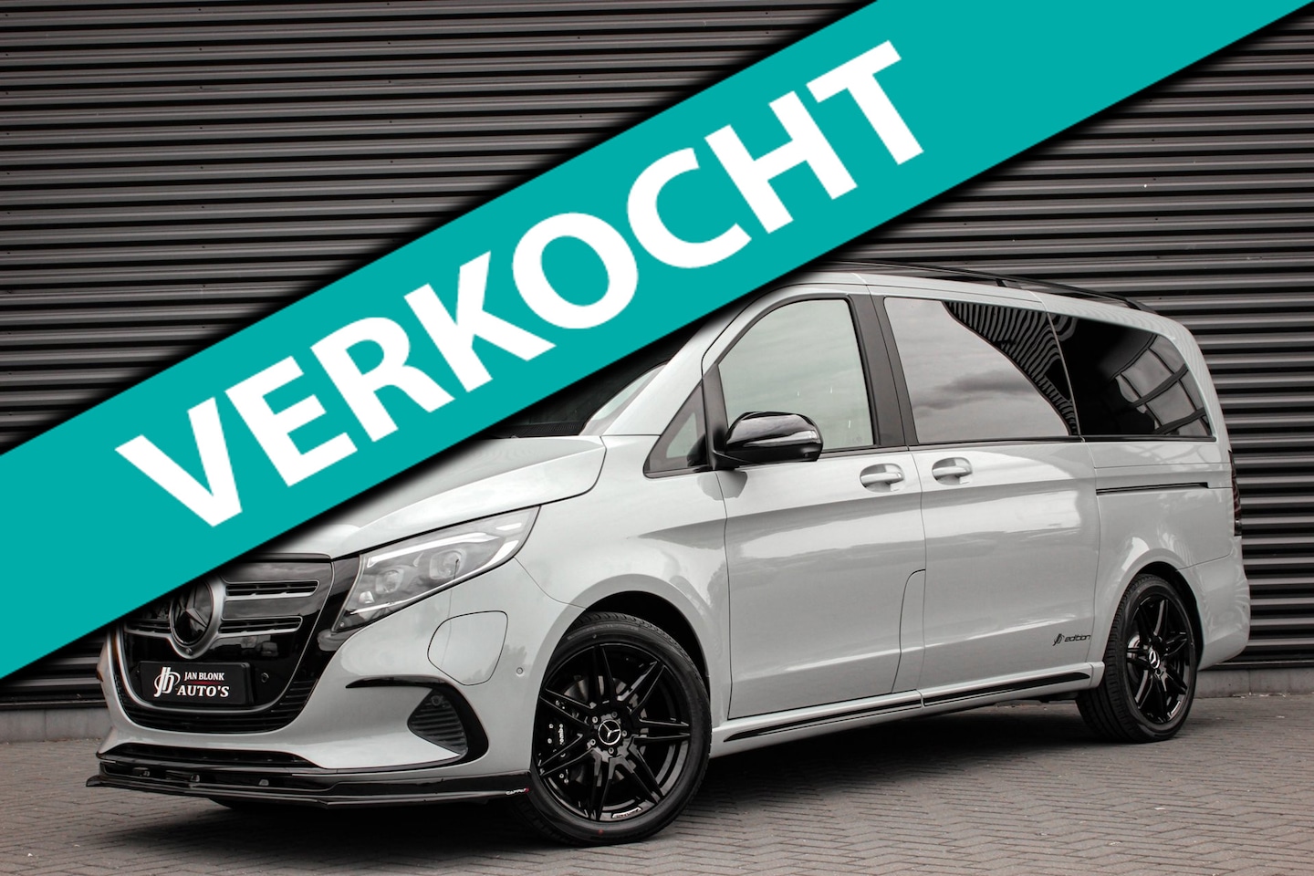 Mercedes-Benz EQV - 300 AMG L2 90 kWh 2X ELEK.SCHUIFDEUREN / MULTIEBEAM / 360 CAMERA / 7-PERSOONS / BURMESTER - AutoWereld.nl