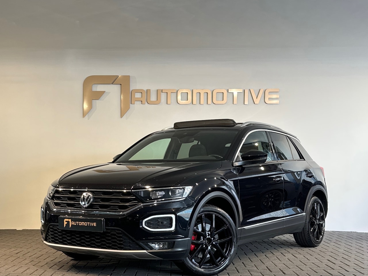 Volkswagen T-Roc - 2.0 TSI 4Motion Sport Pano|Sfeer|CarPlay - AutoWereld.nl