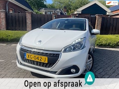 Peugeot 208 - 1.2 PureTech Signature NAVI AIRCO TREKHAAK PDC
