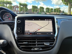 Peugeot 2008 - 1.2 PureTech Allure Volautomaat NL auto nieuwe d.riem, nwe APK en met beurt