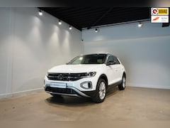 Volkswagen T-Roc - 1.5 TSI Life Trekhaak|ACC|Carplay