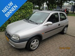Opel Corsa - 1.2i-16V Strada automaat