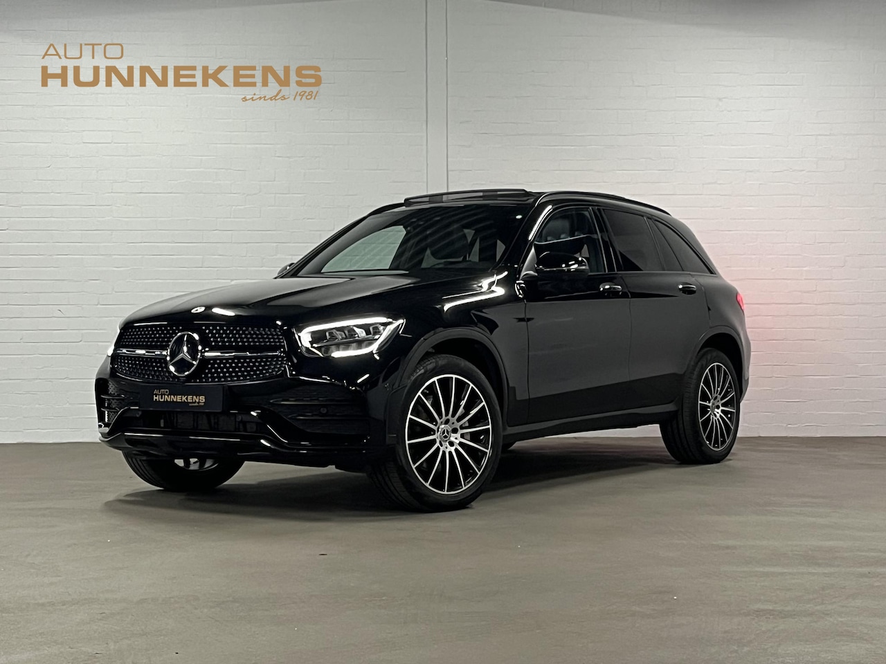 Mercedes-Benz GLC-klasse - GLC300e AMG Line Trekhaak | Open dak | Distronic | Stoelverwarming | Ambient verlichting | - AutoWereld.nl