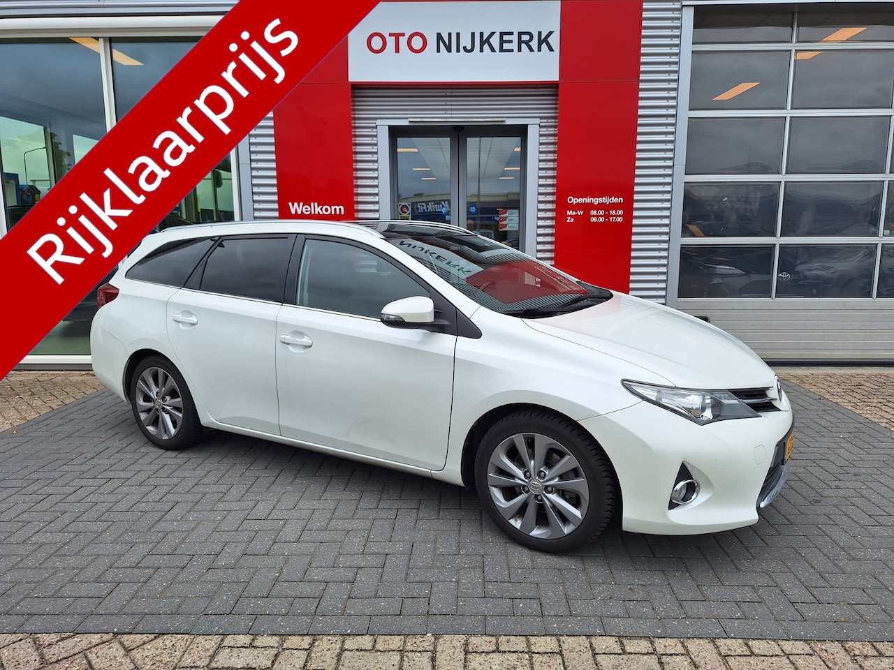Toyota Auris Touring Sports - 1.8 Hybrid Lease met trekhaak - AutoWereld.nl