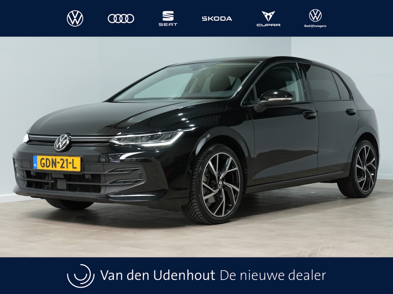 Volkswagen Golf - 1.5 eTSI 115pk DSG Life Edition | Navigatie | Camera | Full-LED | 18"Lm 240 - AutoWereld.nl