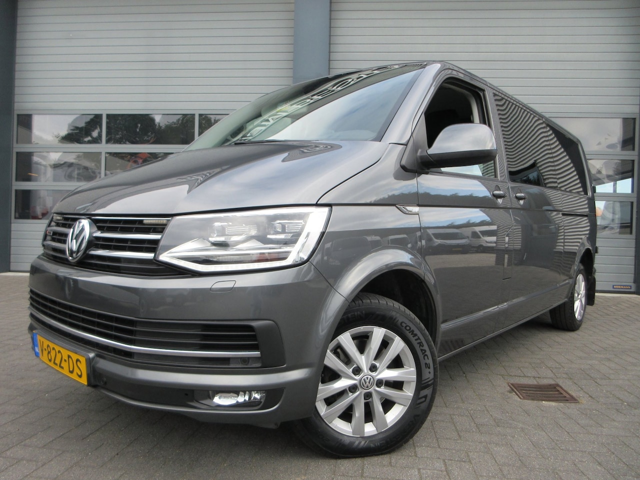 Volkswagen Transporter - 2.0 TDI 150 pk L2H1 DC 4Motion Highline automaat - AutoWereld.nl