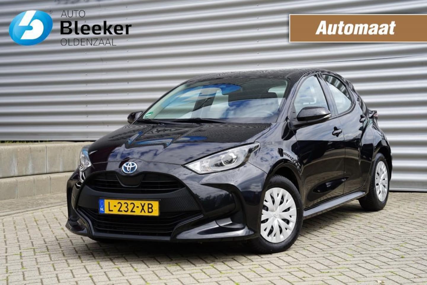 Toyota Yaris - 1.5 Hybrid Active Aut. Ecc Cruise Carplay Camera BT NL-auto! - AutoWereld.nl