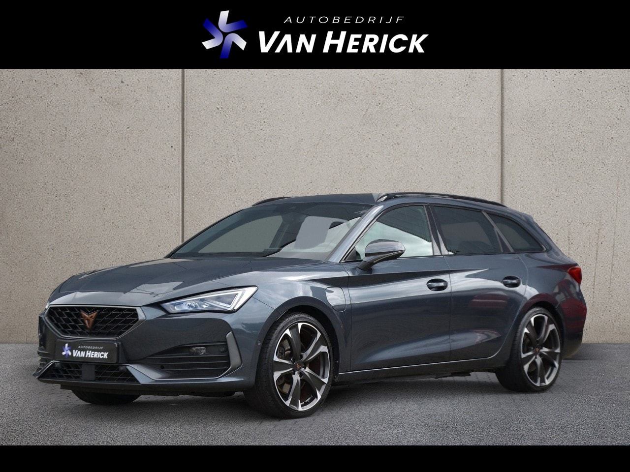 CUPRA Leon Sportstourer - 1.4 e-Hybrid VZ Performance 245PK | Trekhaak | Achteruitrijcamera | El. Achterklep - AutoWereld.nl
