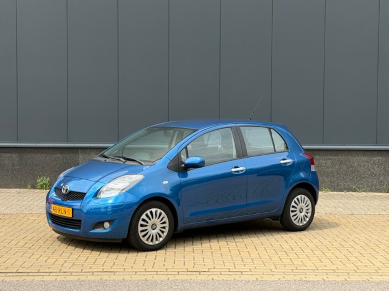 Toyota Yaris - 1.3 VVT-i Aspiration 1.3 VVTi Aspiration - AutoWereld.nl