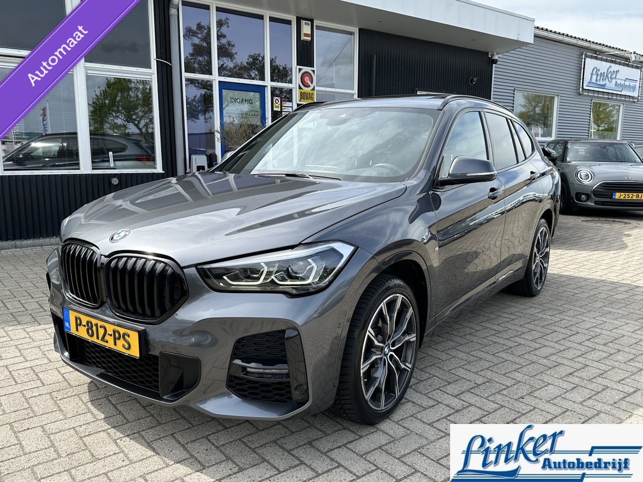 BMW X1 - sDrive20i Business Edition Plus M SPORT NL-AUTO PANO CAMERA - AutoWereld.nl