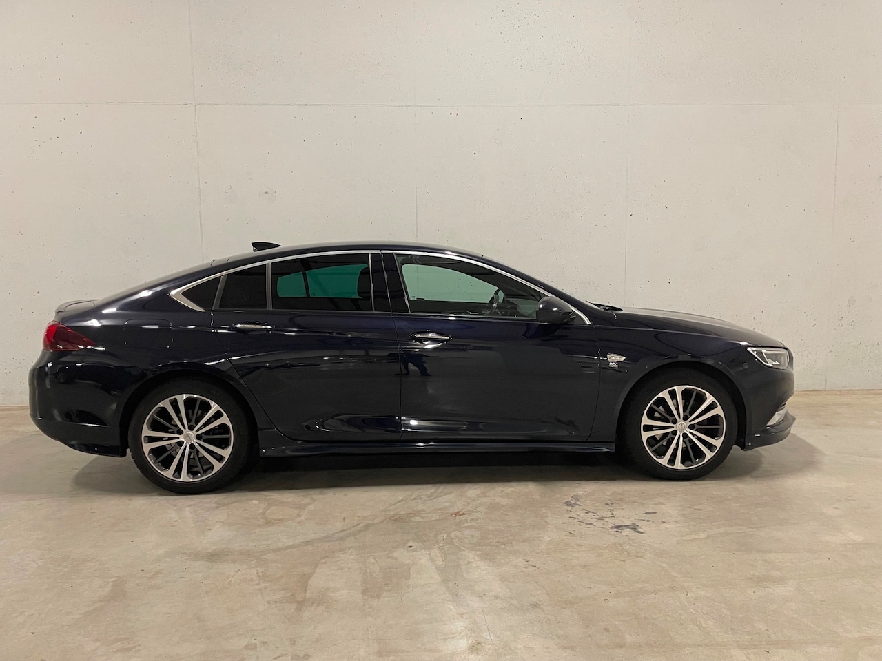 Opel Insignia Grand Sport - 1.5 Turbo Innovation Navi Clima Cruise Trekhaak - AutoWereld.nl