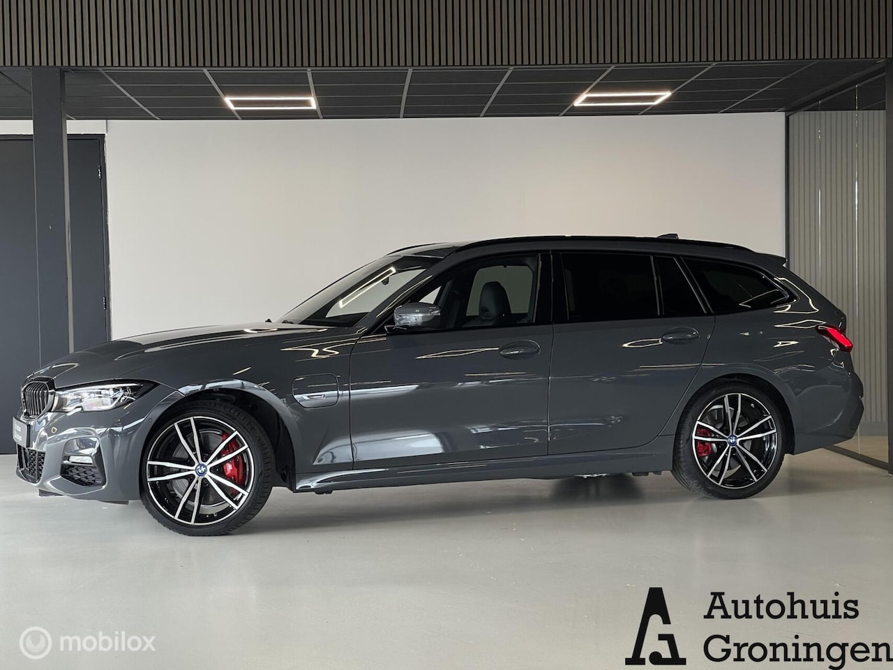 BMW 3-serie Touring - 330e xDrive High Executive 330e xDrive High Executive - AutoWereld.nl