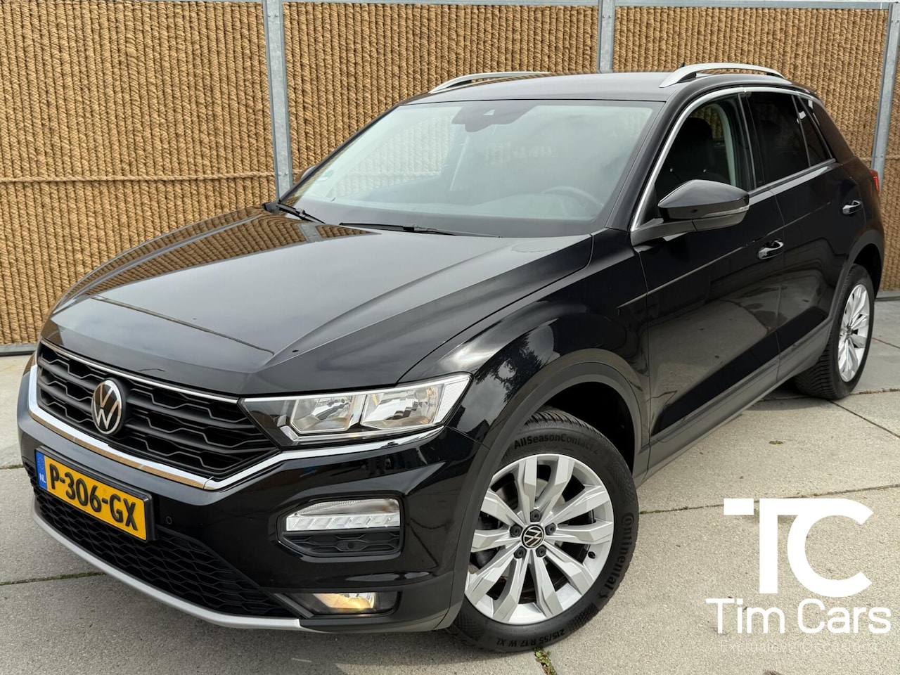 Volkswagen T-Roc - 1.5 TSI Style Business Automaat | Climate control | Cruise control adaptief | Navigatiesys - AutoWereld.nl
