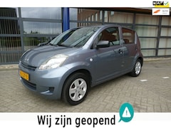 Daihatsu Sirion 2 - 1.0-12V Slim Apk 5-5-2027 5 deurs Stuurbekr