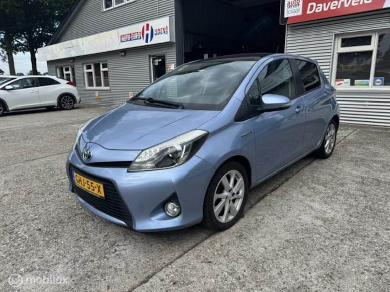 Toyota Yaris - 1.5 Full Hybrid Dynamic Panoramadak+Leder! - AutoWereld.nl