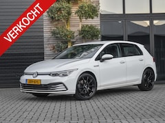Volkswagen Golf - 1.5 TSI First Edition Led Navi Sfeer verlichting Acc 19 inch velgen