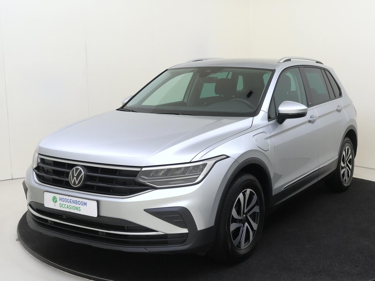 Volkswagen Tiguan - 1.4 TSI eHybrid Life Business | SoH 93% | Trekhaak | Adaptieve cruise control | Achteruitr - AutoWereld.nl