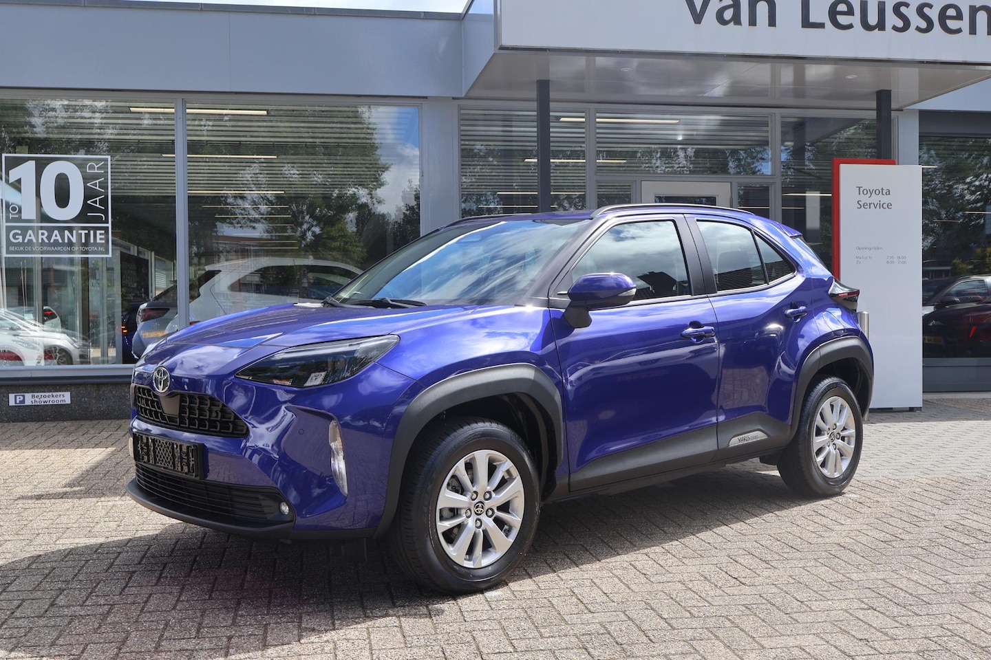 Toyota Yaris Cross - 1.5 HYBRID 115 DODEHOEKDETECTIE STOELVERW. APPLE/ANDROID AD-CRUISE LM- VELGEN - AutoWereld.nl