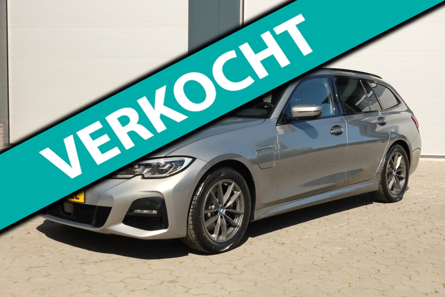 BMW 3-serie Touring - 320e Business Edition Plus Carplay Trekhaak Sportstoel - AutoWereld.nl