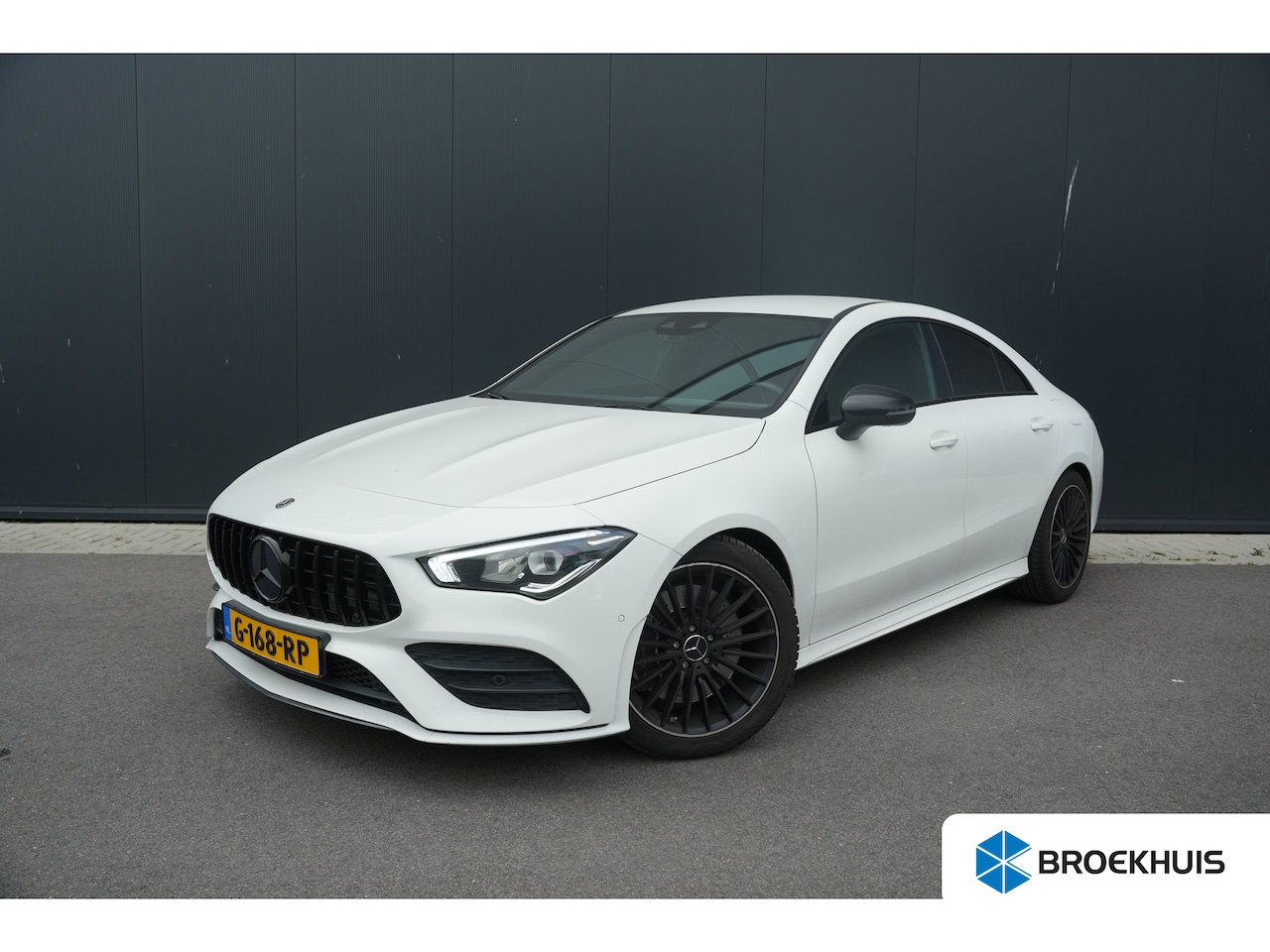 Mercedes-Benz CLA-Klasse - 250 Premium Plus Navigatie | Cruise control | Voorstoelen verwarmd | AMG look | Lichtmetal - AutoWereld.nl
