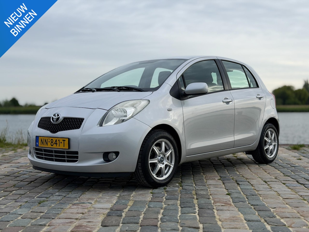 Toyota Yaris - 1.3 VVTi Sol MMT|Automaat|Airco|LM velgen 15" - AutoWereld.nl