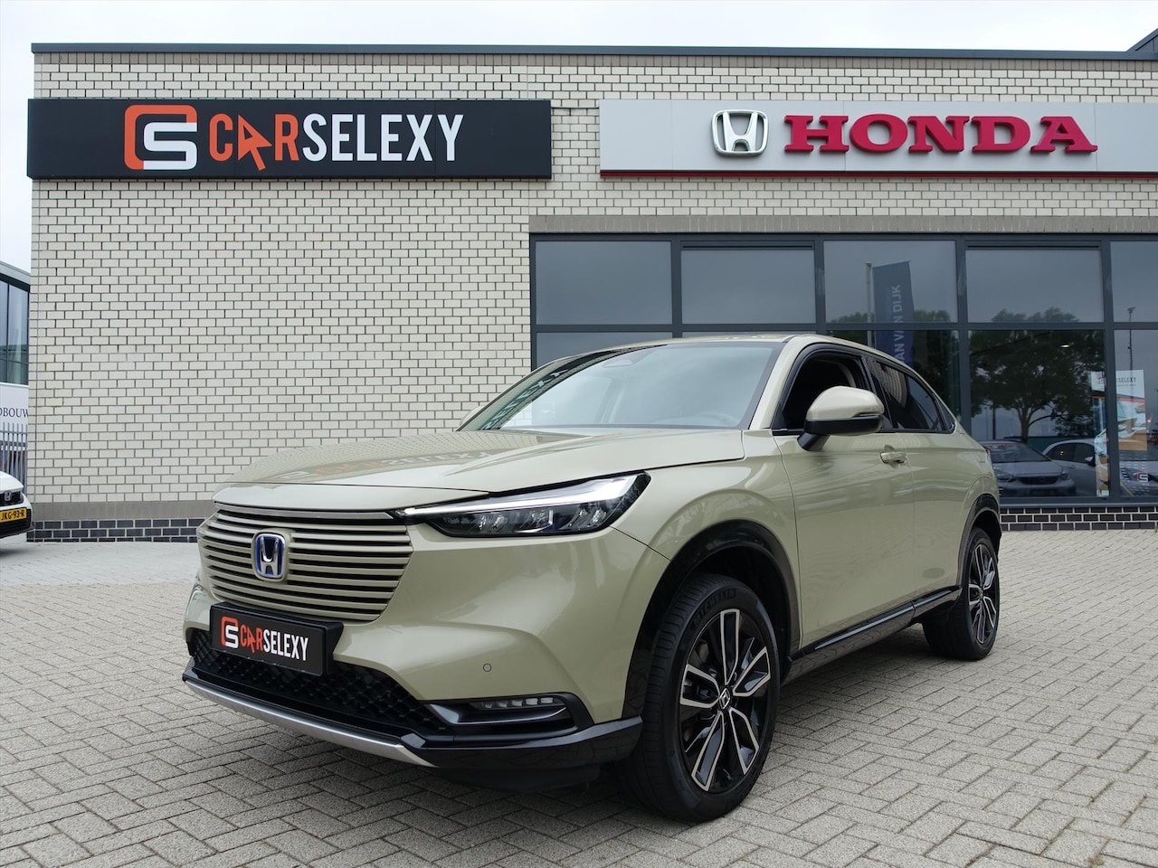 Honda HR-V - 1.5 i-MMD 131pk CVT Advance Privacy Glas - AutoWereld.nl