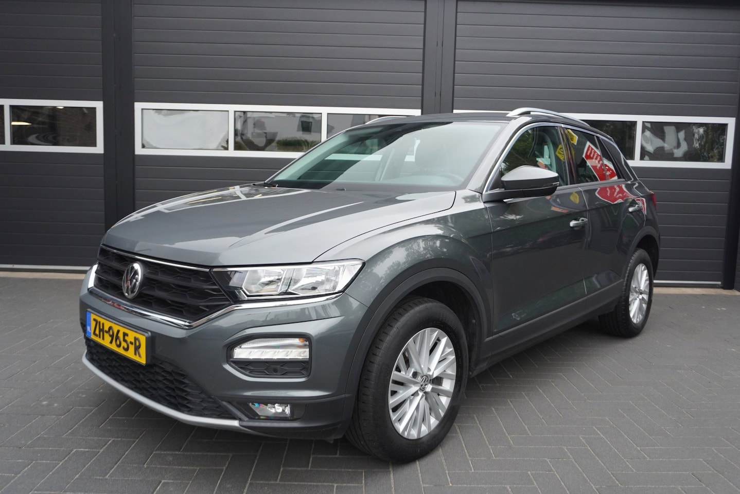 Volkswagen T-Roc - 1.5 TSI Style Aut/Camera/Navi/Cruise/Airco/Carplay - AutoWereld.nl