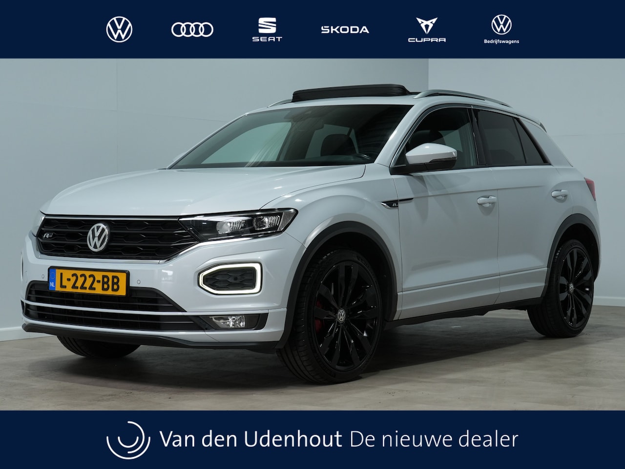Volkswagen T-Roc - 1.5 TSI DSG Sport Business R | Panorama | Matrix-LED | Navigatie | 19"Lm 211 - AutoWereld.nl