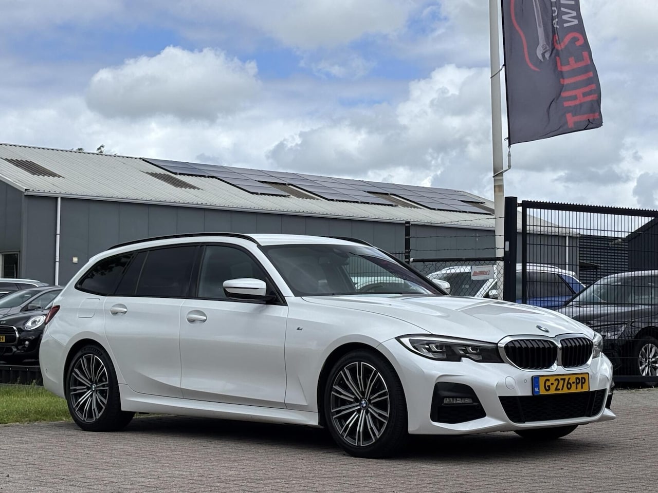 BMW 3-serie Touring - 330i Introduction Executive Edition parelmoer - AutoWereld.nl