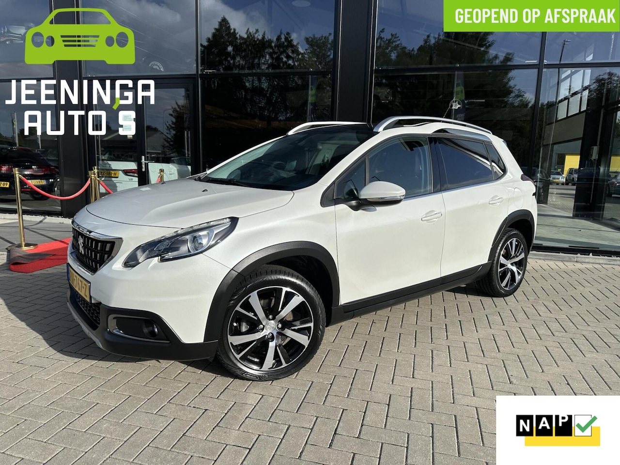Peugeot 2008 - 1.2 PureTech |Camera|Pano|Trekhaak|Clima|LEES TEKST - AutoWereld.nl