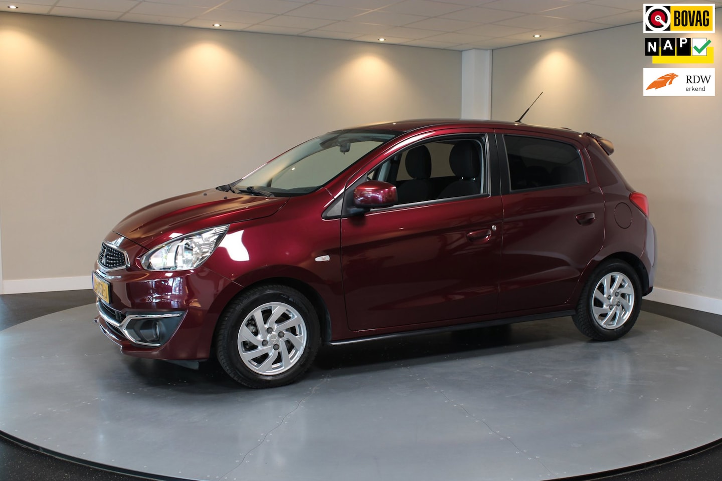Mitsubishi Space Star - 1.0 Intense *Automaat* Carplay|Dealer OH|2de Eigenaar|All-seasons|NAP - AutoWereld.nl