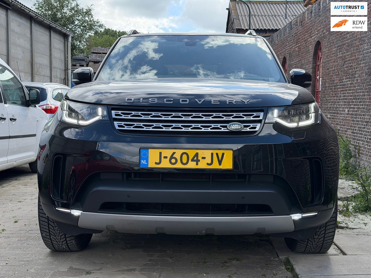 Land Rover Discovery - 2.0 Sd4 HSE Luxury 7p. Bomvol Opties Leer Pano Cruise Trekhaak Nieuwe Motor - AutoWereld.nl