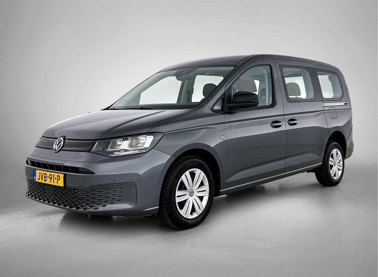 Volkswagen Caddy Maxi - 1.5 TSI Life Direct Leverbaar! Rolstoelauto met nieuwe bodemverlaging - AutoWereld.nl