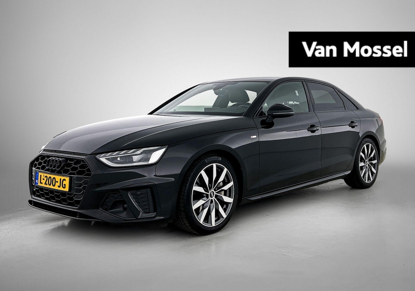 Audi A4 Limousine - 40 TFSI S edition Competition 204 PK | S-line | Automaat | Trekhaak | Cruise Control | Cli - AutoWereld.nl