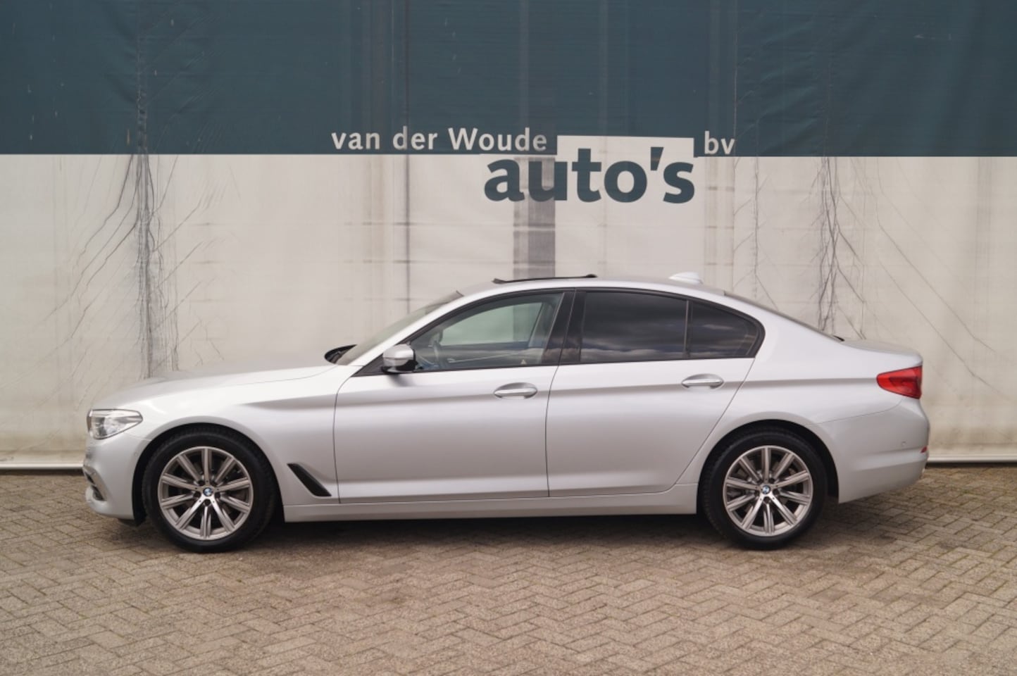 BMW 5-serie - 520d Automaat Luxury Line High -S.DAK-LEER-ECC- - AutoWereld.nl
