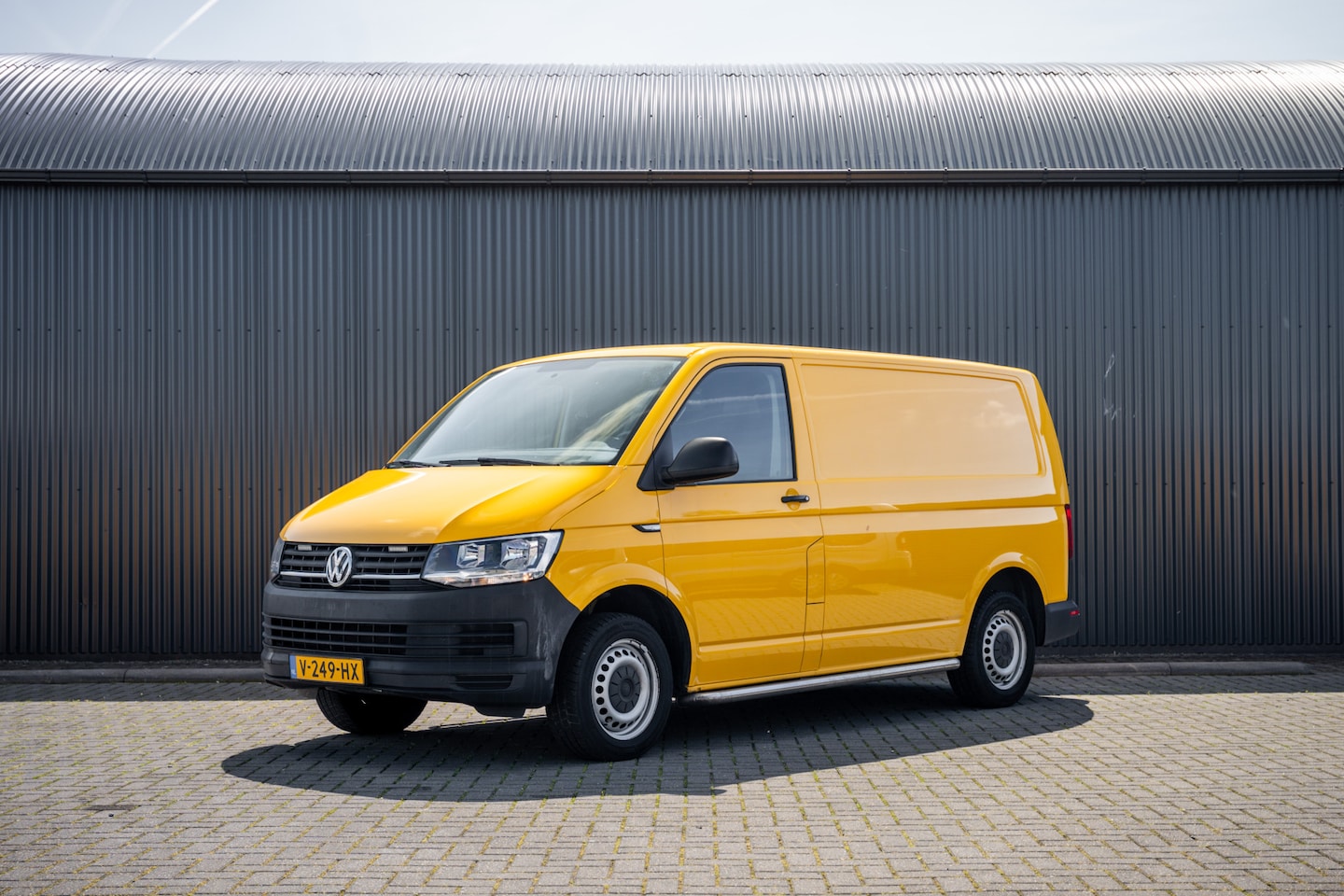 Volkswagen Transporter - 2.0 TDI L1H1 Comfortline 2.0 TDI L1H1 Comfortline - AutoWereld.nl
