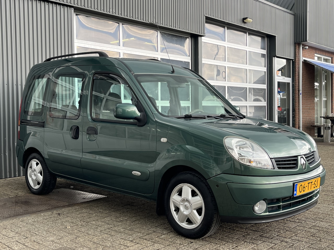 Renault Kangoo - 1.6-16V Privilège Airco Dubbele schuifdeur Trekhaak 1150kg trekgewicht 5-persoons Onderhou - AutoWereld.nl
