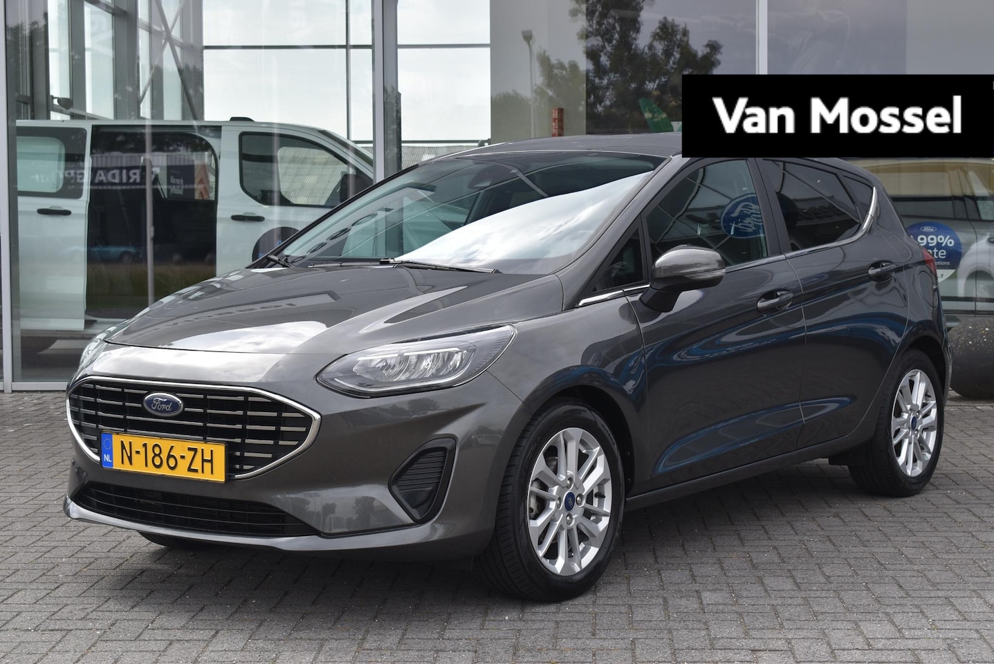 Ford Fiesta - 1.0 EcoBoost Hybrid Titanium | Climate Control | Cruise Control | Winterpakket | LMV | Par - AutoWereld.nl