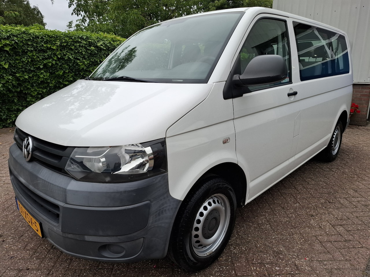 Volkswagen Transporter Kombi - 2.0 TDI L1H1 9995.- INCL BTW 9-PERSOONS 84PK - AutoWereld.nl