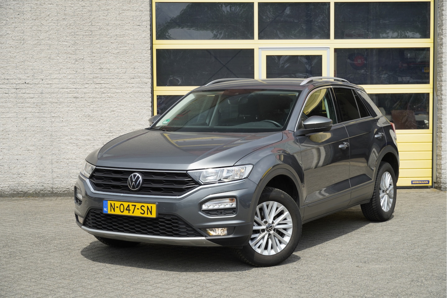 Volkswagen T-Roc - 1.5 TSI 150PK! Automaat Style Business BJ2022 Lmv 16" | Led | Pdc | Elek. achterklep | Ach - AutoWereld.nl